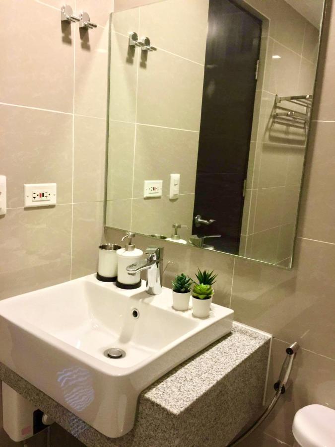 Daniella'S Modern & Cozy Suite In Uptown Bgc Manila Luaran gambar